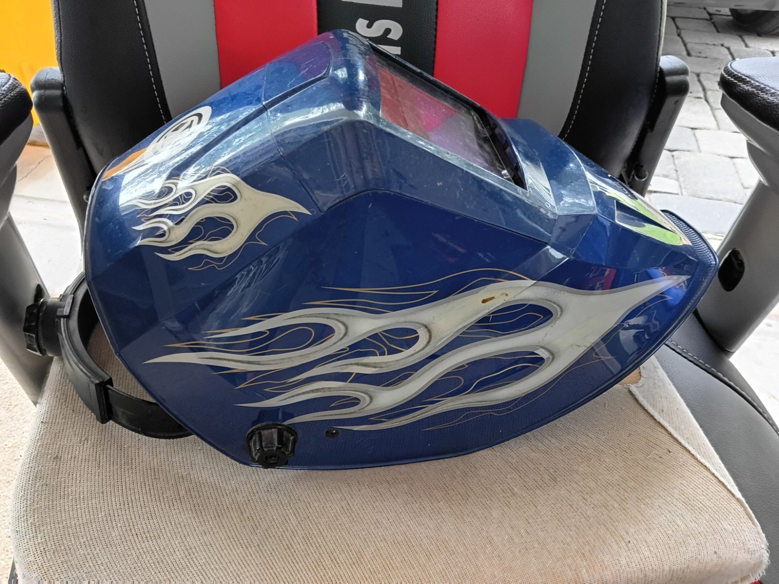 Kobalt Auto Darkening Variable Shade Hydrographic Welding Helmet