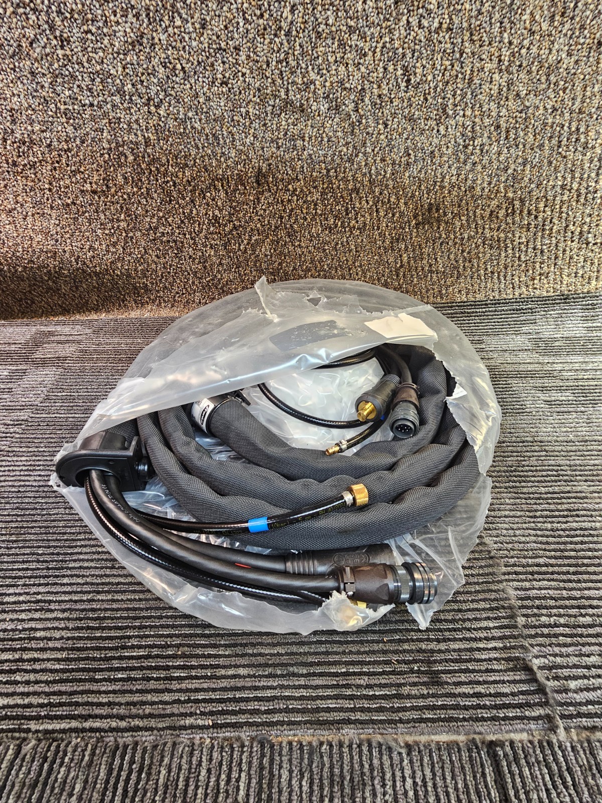Fronius 4,047,291 Connecting Hose package W/4m/95mm² for VR 1500