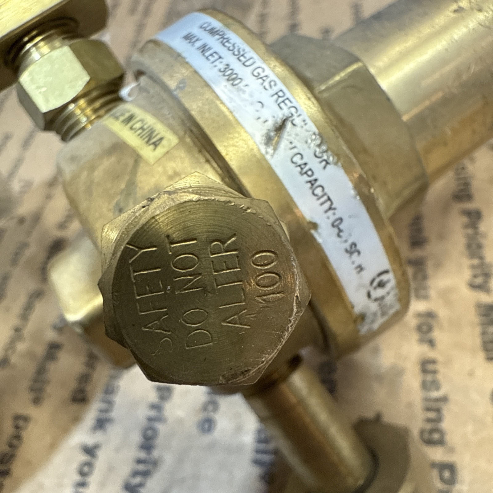 Centec 196AR-60 Compressed Gas Regulator Used Free Shipping Has Engraving