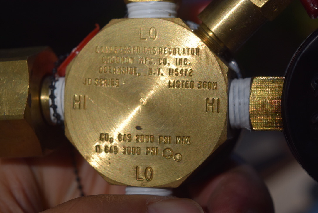 CHUDNOW MFG. CO. CO/2 CARBON DIOXIDE COMPRESSED GAS REGULATOR J SERIES 360M