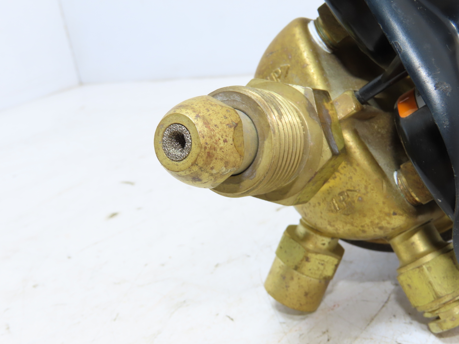 Victor ESS3-125-GGA 580 Edge Gas Regulator for Nitrogen Argon Helium Inert Gas
