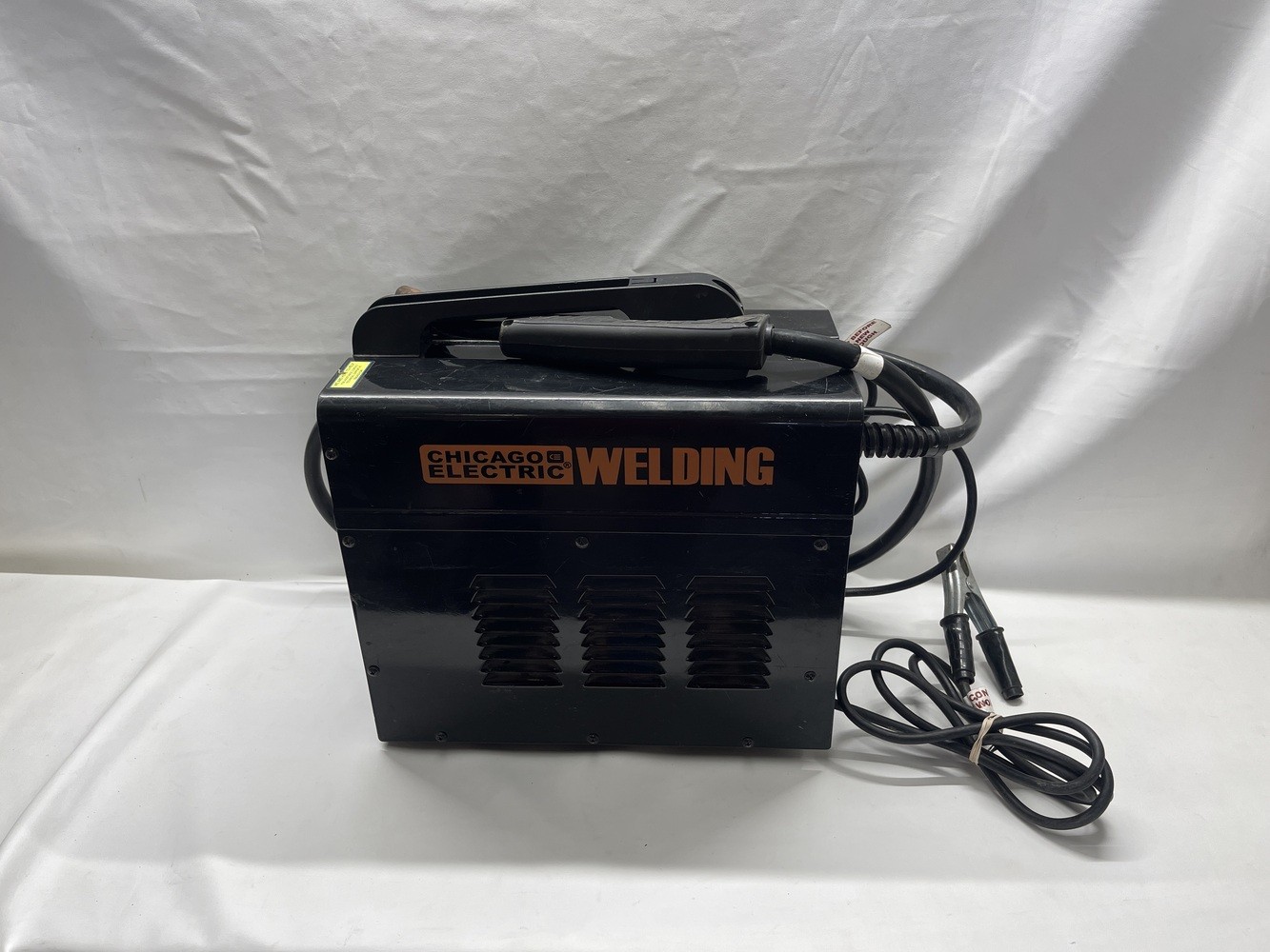 CHICAGO ELECTRIC 57798 MIG WELDER