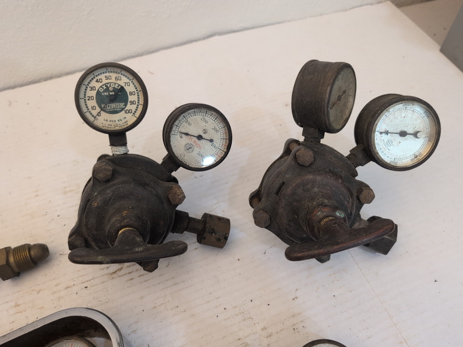 Lot Of Vtg Valves Gauges Prest-O-Lite Harris Arrow Airco Uniweld Oxygen Hydrogen