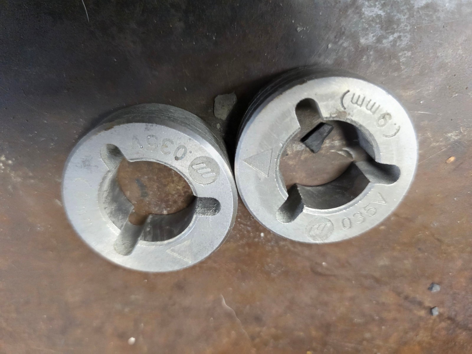 OEM Miller Drive Roll Set .030 .035 V-Groove Millermatic 210 212 250 252 204579