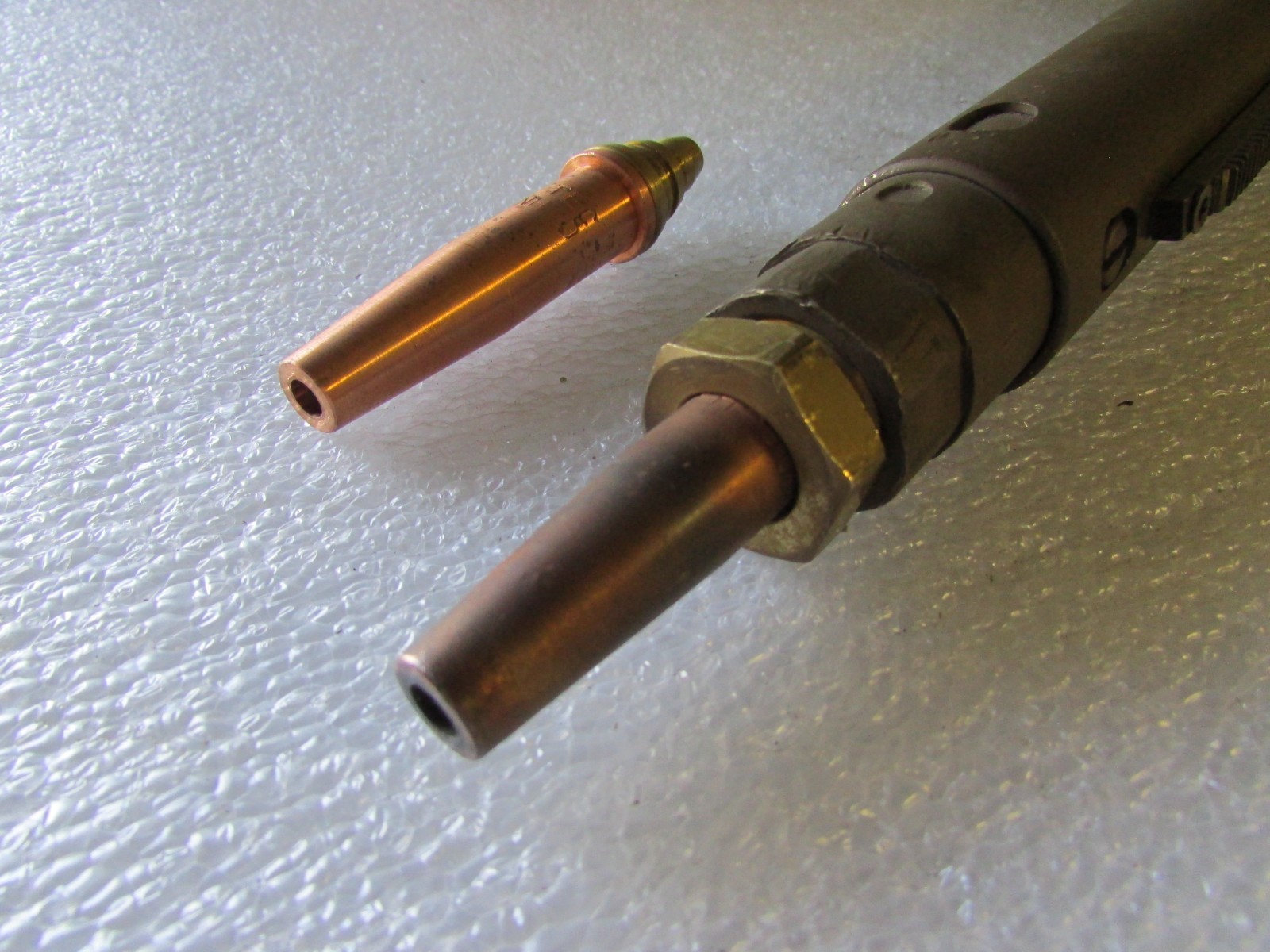 Track Machine Long Barrel Cutting Torch 27 1/4-in w/Scorpion APH-00 Tip