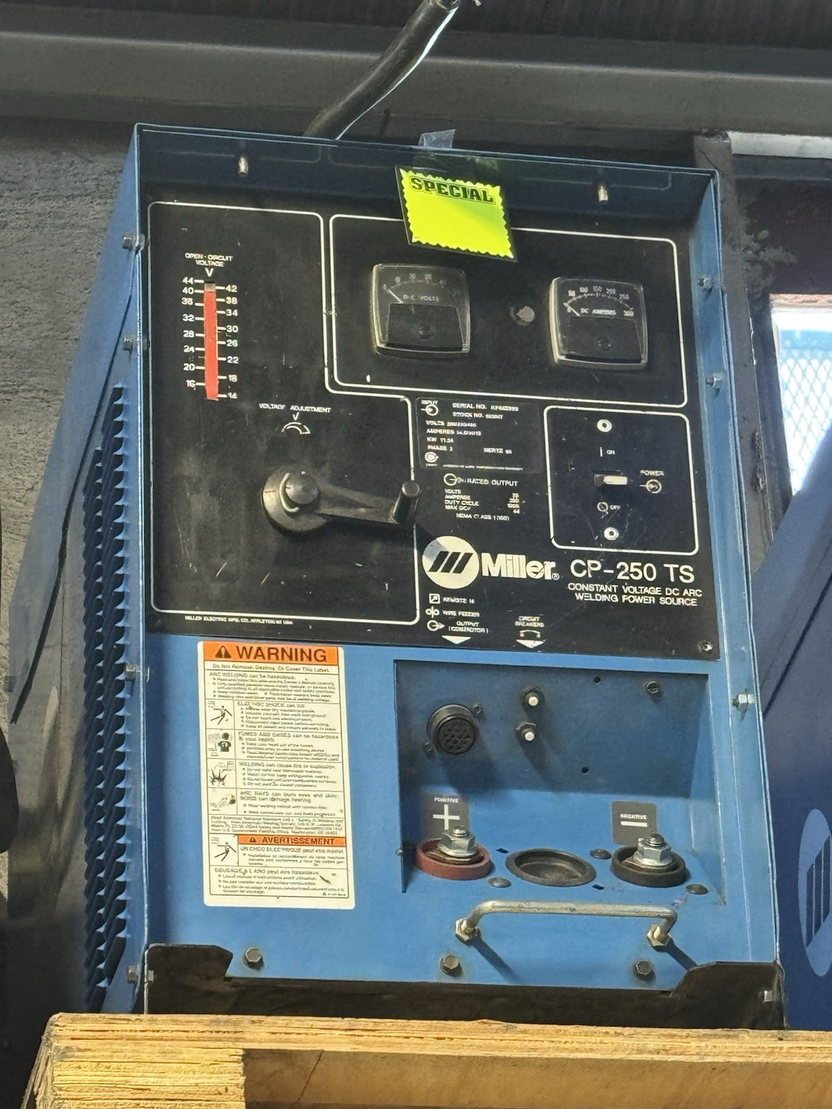 Miller Welder CP 250 TS Black Face 14 Pin Pallet Mount Used – Refurbished