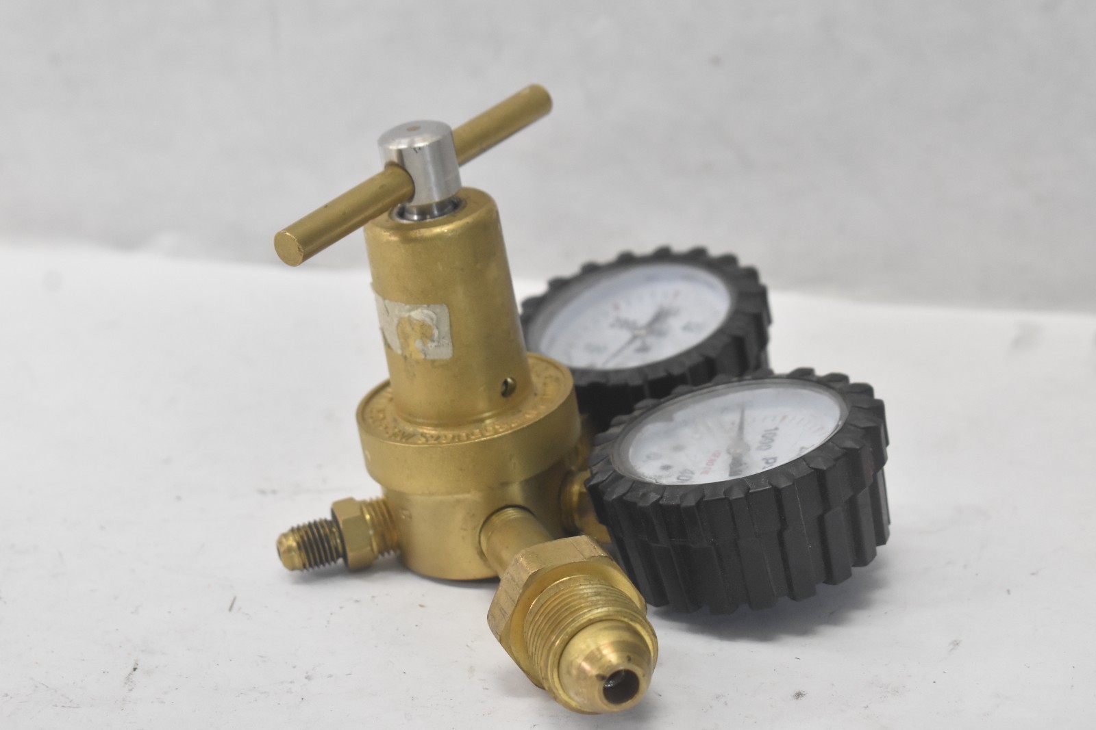 Uniweld RHP400 Nitrogen Regulator w 0-400 PSI Delivery Pressure CGA580 Inlet
