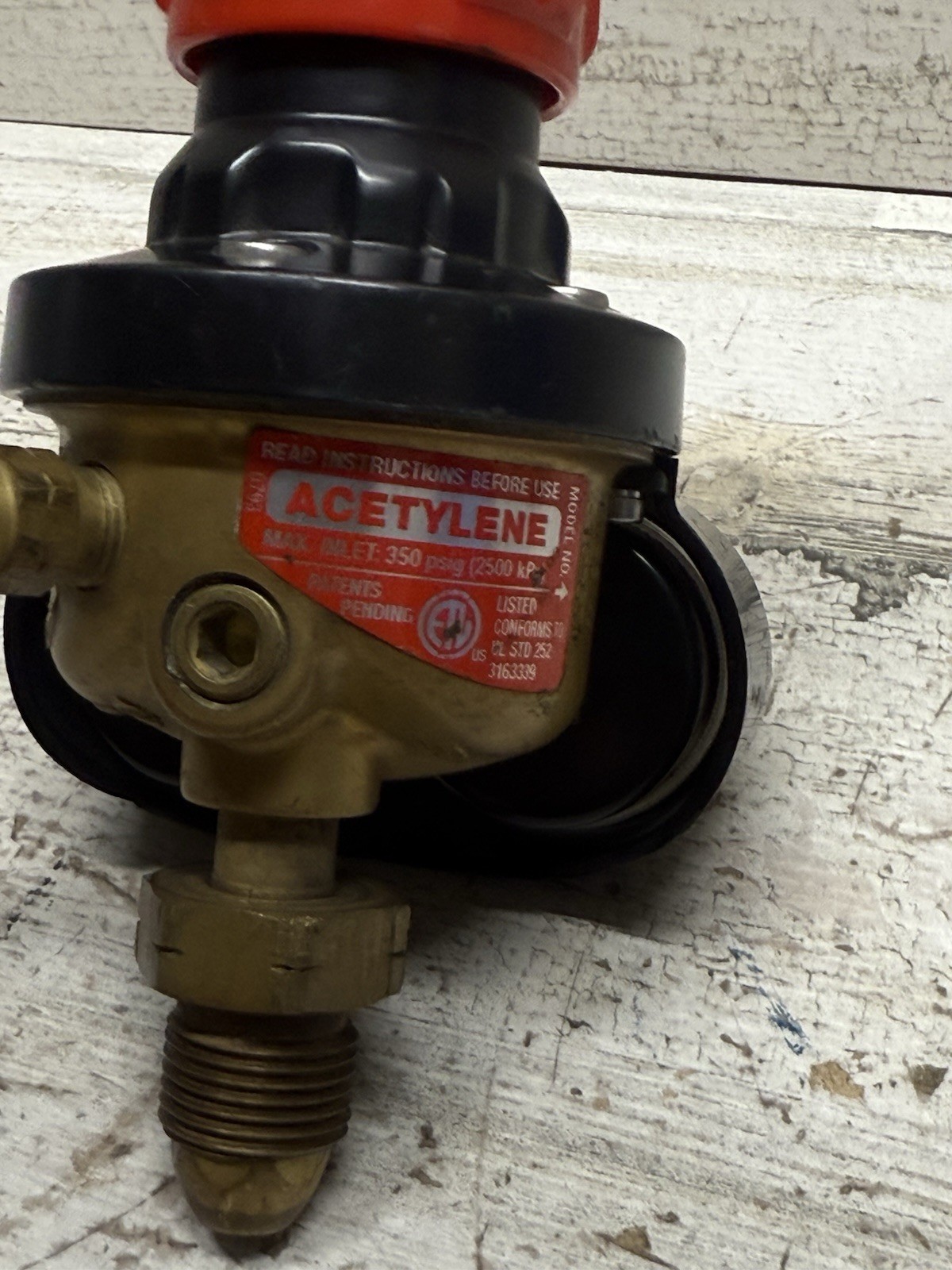 Victor Professional Edge Series Acetylene Regulator ESS3-15-510
