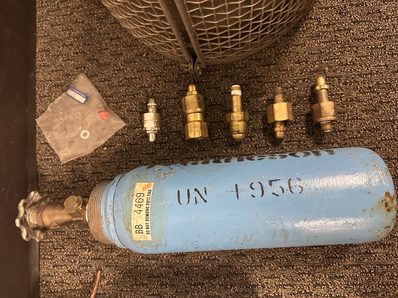 Oxygen Welding Gas Cylinder BB-4469 Empty Fuel Cylinder with Valves/Fittings