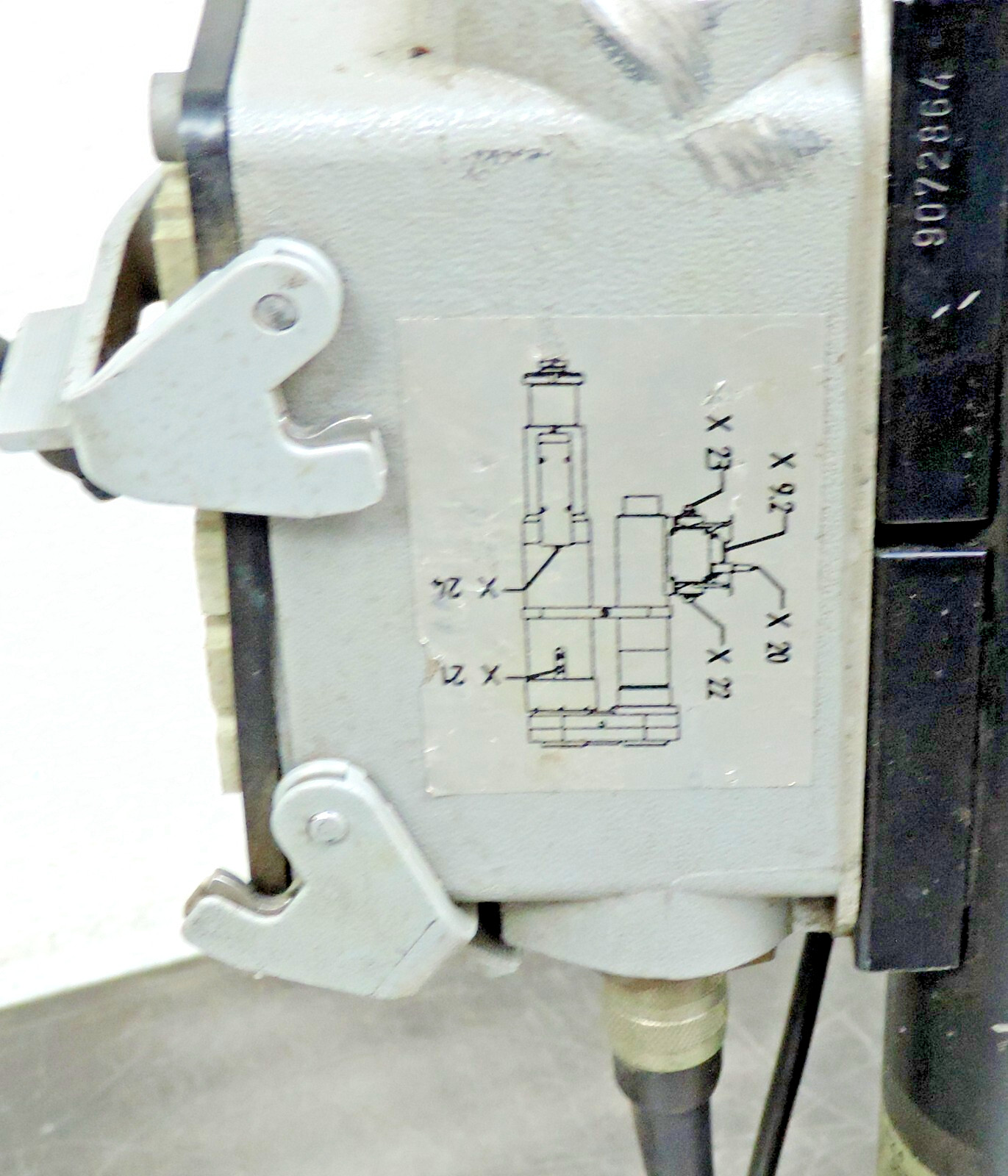 Emhart Tucker GmbH SRT 50S.00.33-4800 T210 035 w/ Motor BSM28150C-R2.4 9075864