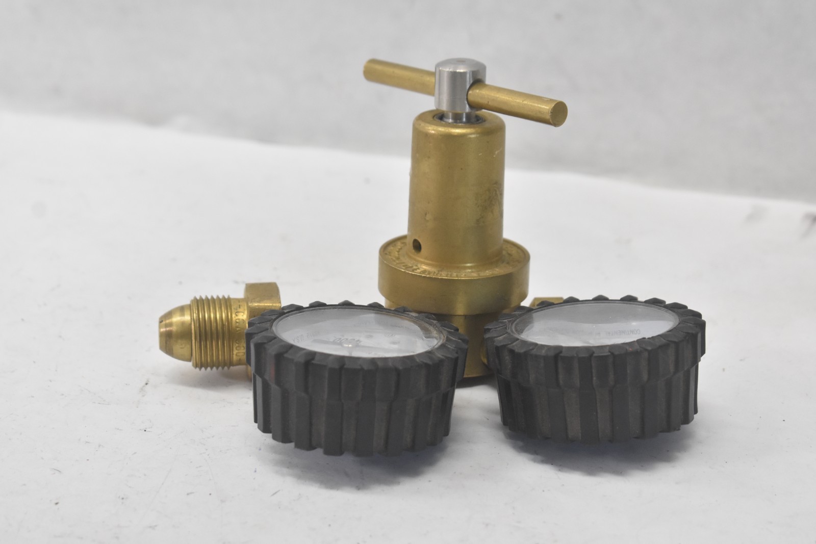 Uniweld RHP400 Nitrogen Regulator w 0-400 PSI Delivery Pressure CGA580 Inlet