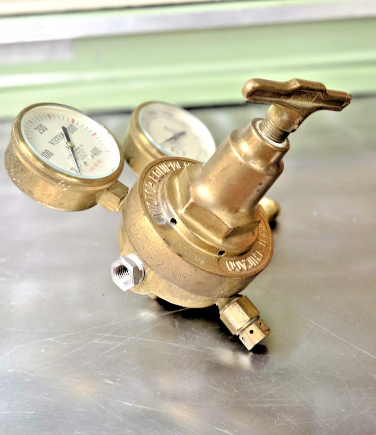 Victor SR700E Extra High Flow Heavy Duty Regulator CGA-580 High Capacity