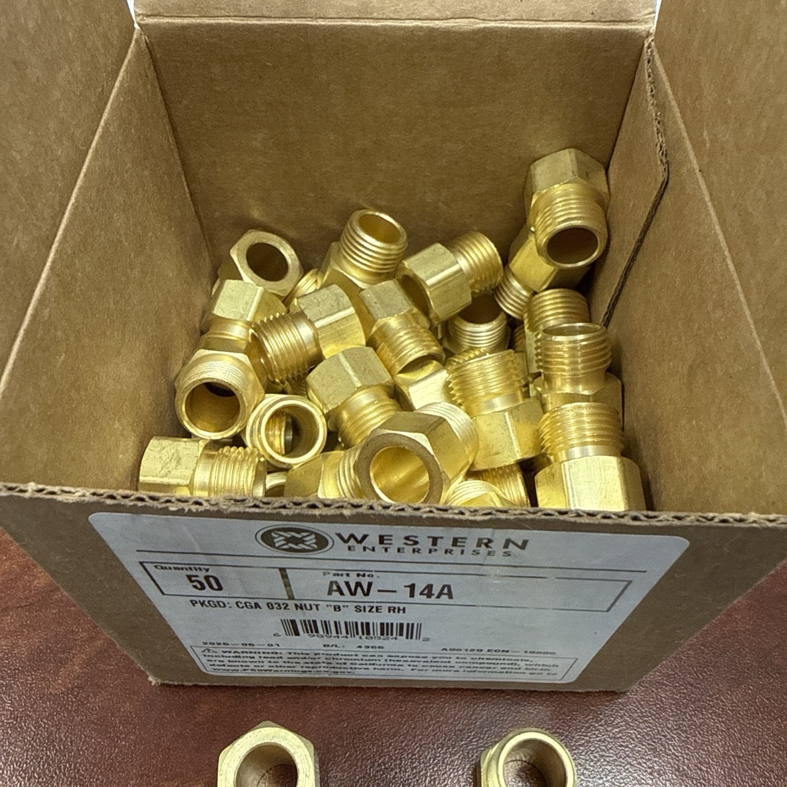 50 Pieces Western Enterprises AW-14A CGA 032 Male Inert Arc Nut B Size RH Brass