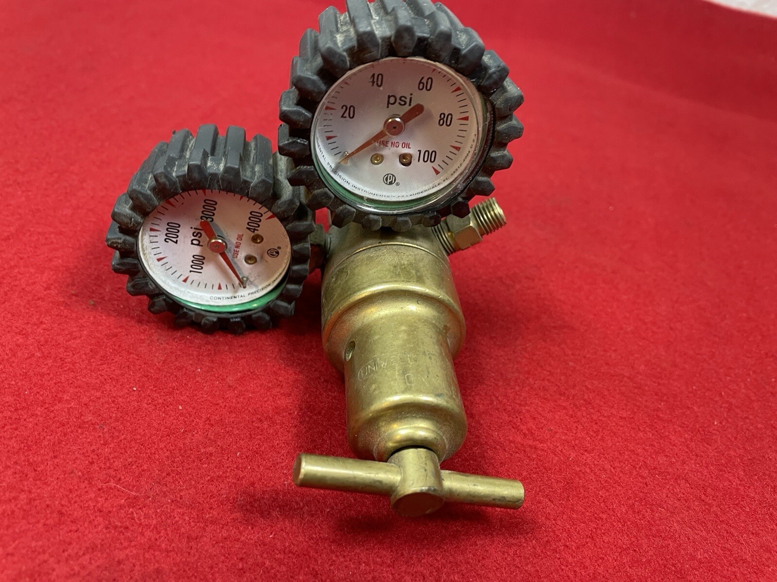 Uniweld Oxygen And Acetylene Regulators, Gas RMC100, Oxygen RO100