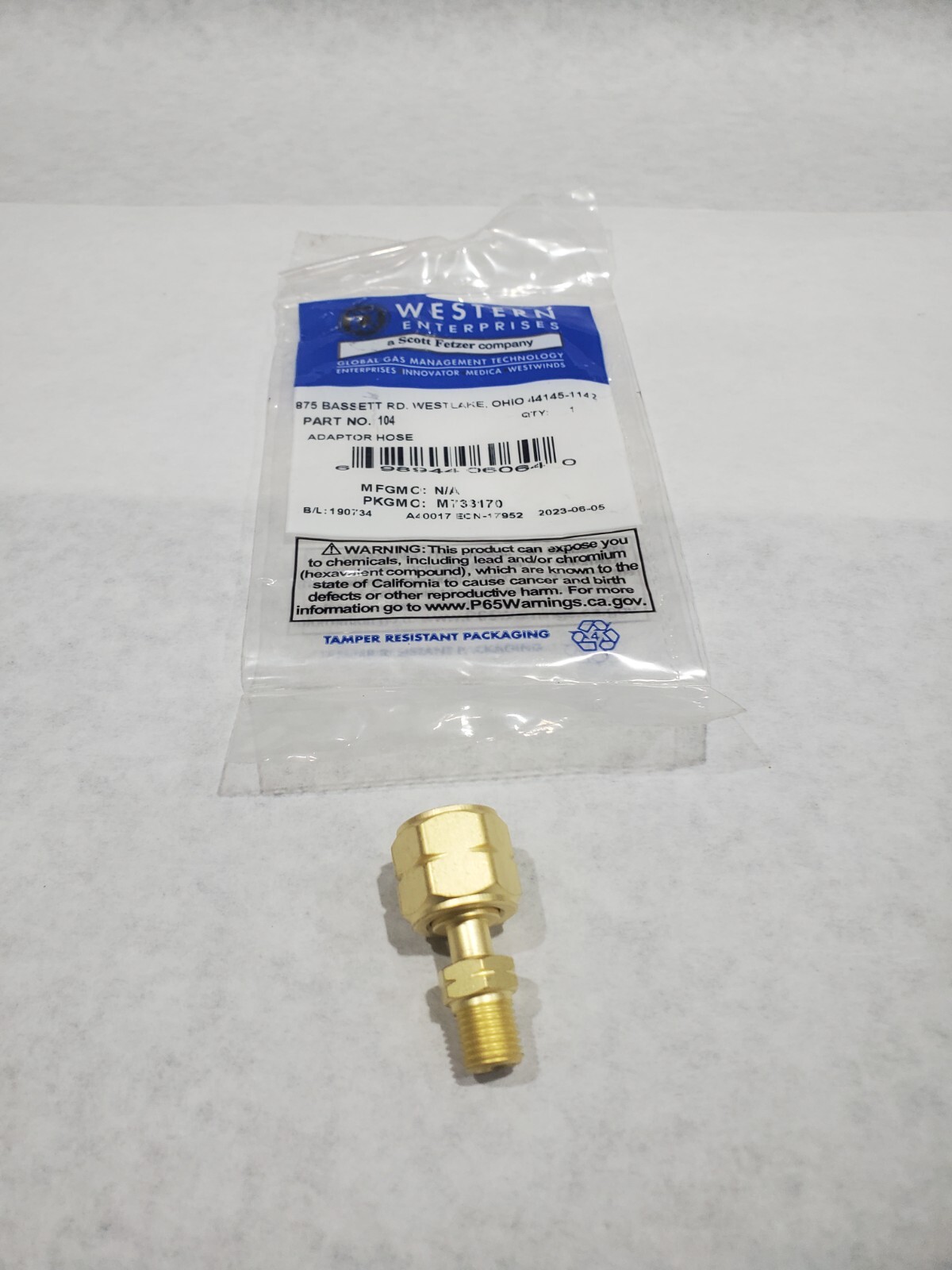 Western Adaptor 104 Acetylene A Size 3/8-24″ Male – Female B-Size 9/16″-18 Torch