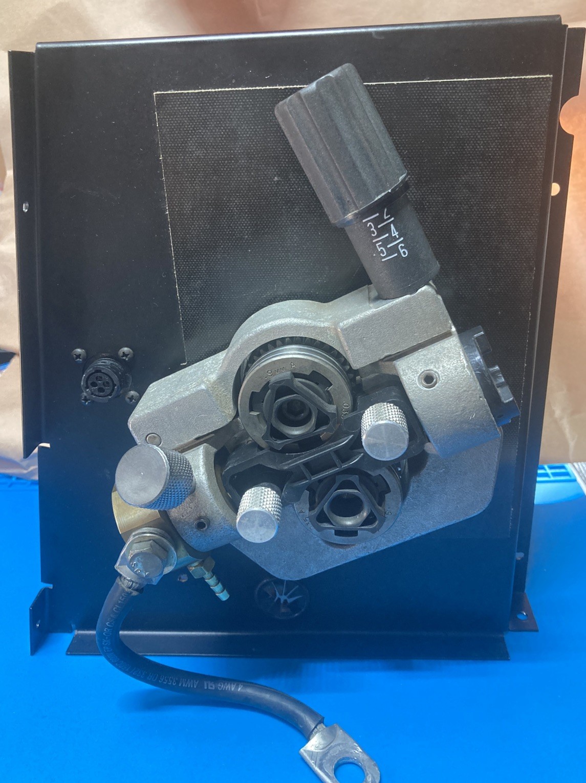 OEM Lincoln Electric MaxTrac 2-roll wire feed drive system and motor assembly