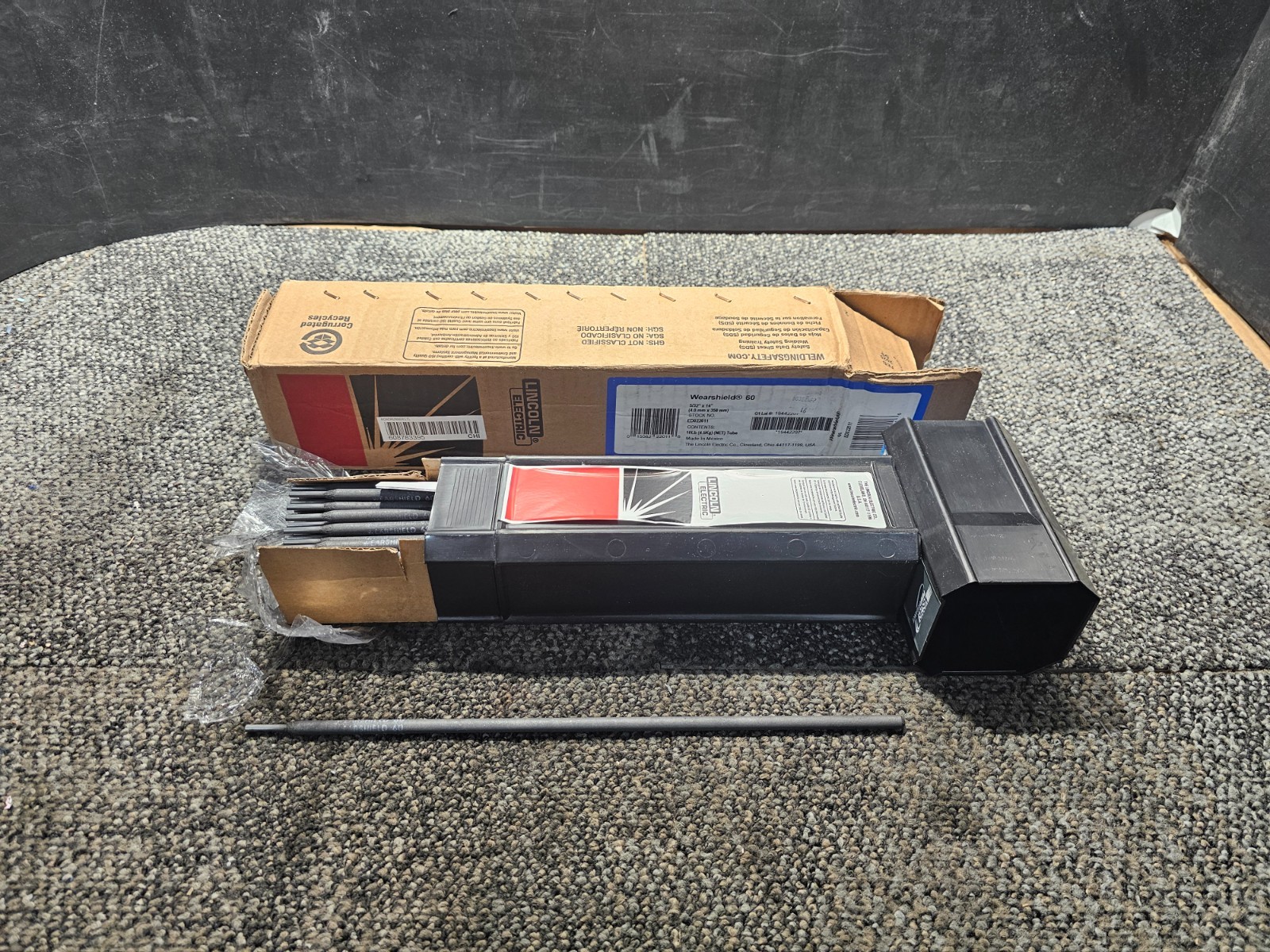 Lincoln Electric Wearshield ED022011 Stick Electrode, 5/32 in x 14 in 10 lb