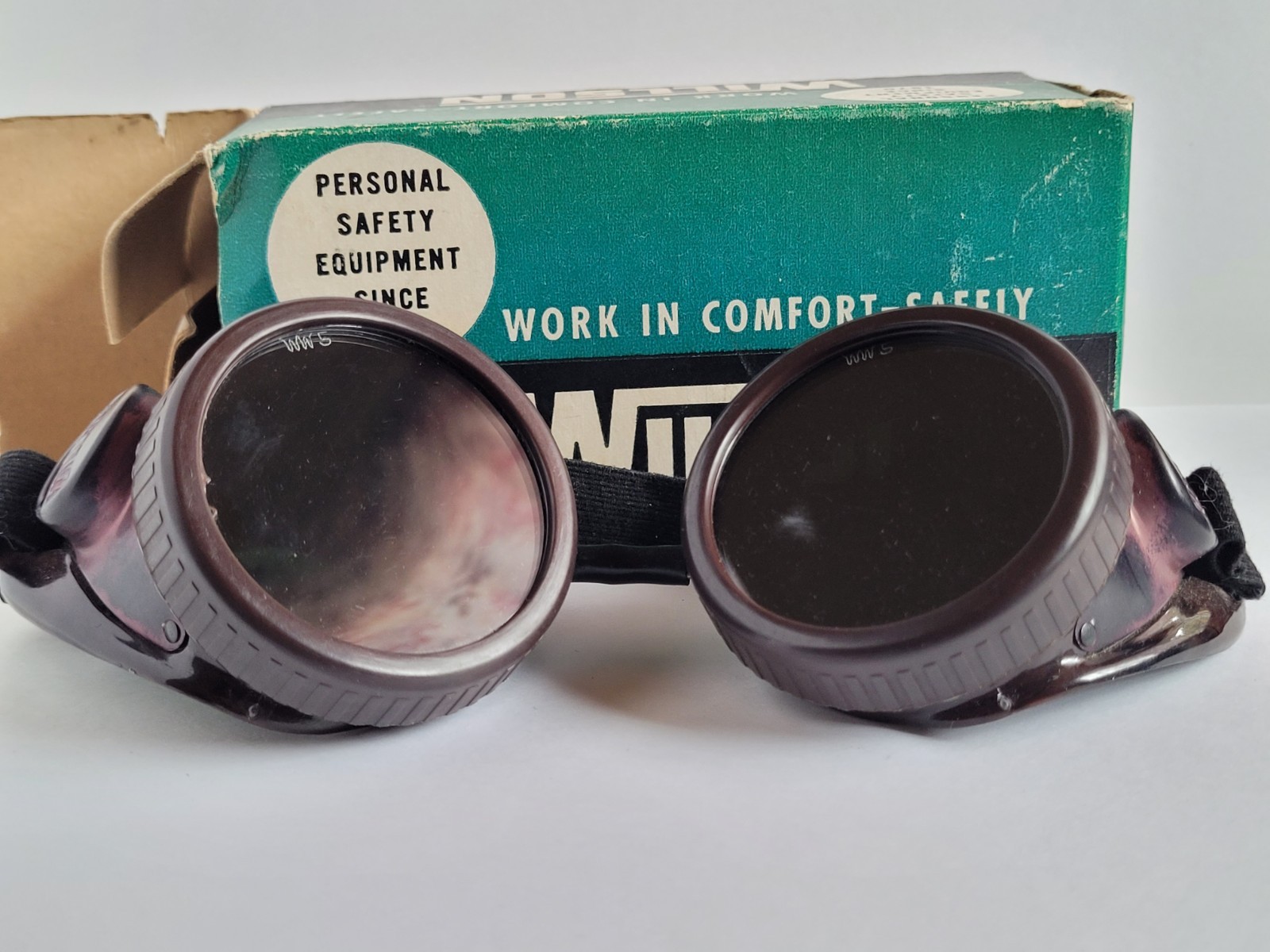Vintage Willson Tinted Welding Steampunk Cup Safety Goggles WAW10 WW5 w Box Used