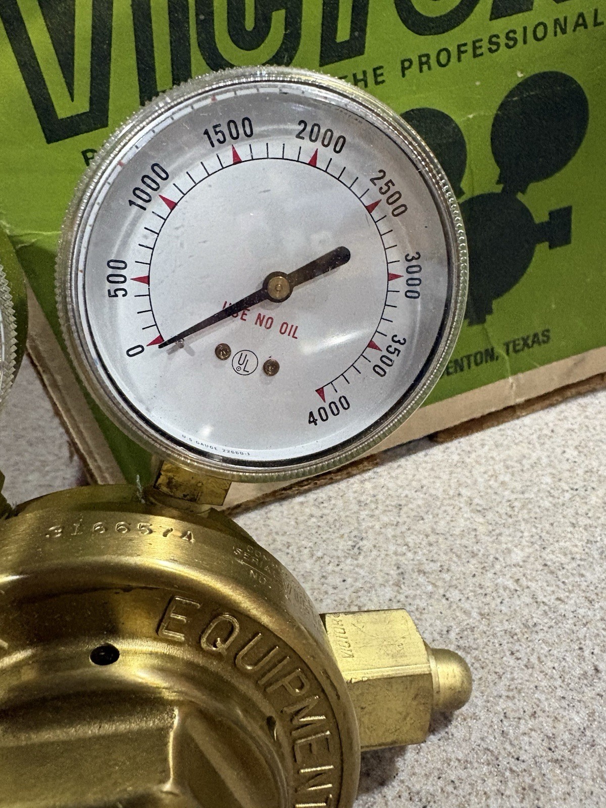 Vintage Brass Victor Safety Regulator SR 450D-540 . For Oxygen Tank
