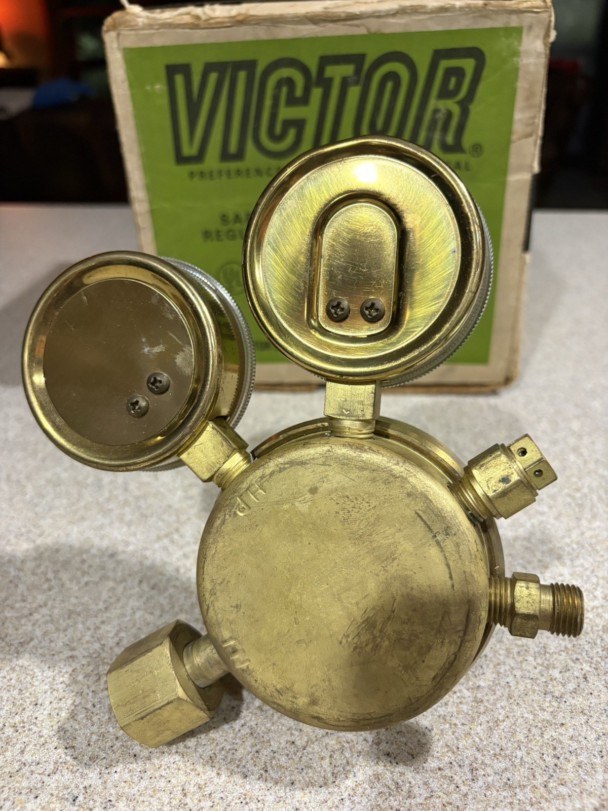 Vintage Brass Victor Safety Regulator SR 450D-540 . For Oxygen Tank
