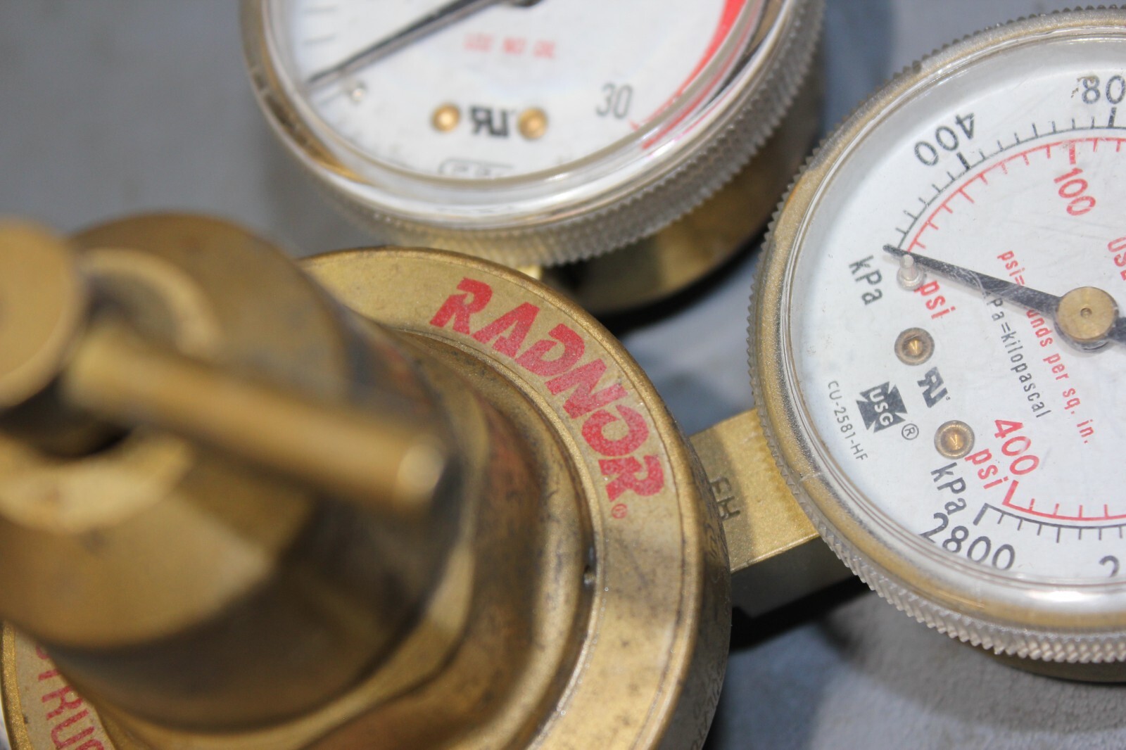 RADNOR compressed gas regulator 250-15-510