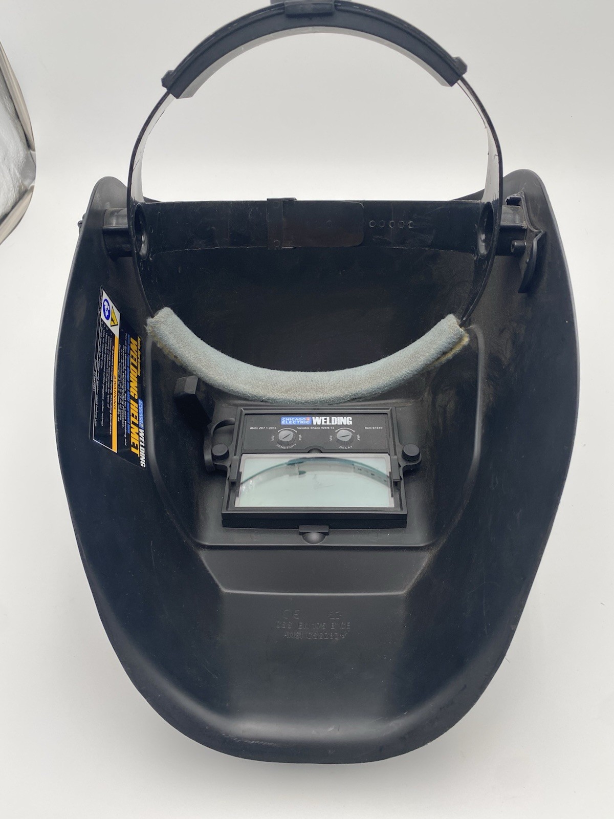 Chicago Electric Welding Auto-Darkening Helmet Shade 9-13 Variable