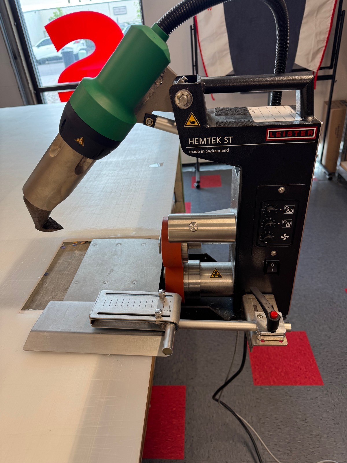 LEISTER UNIROOF 300, 120V/1800W, 40mm, US Plug