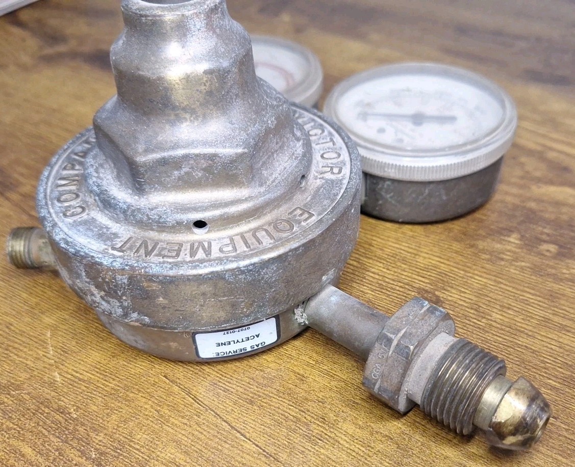 Victor SR 460 A Compressed Gas Regulator (#173) Company Equipment Acetylene